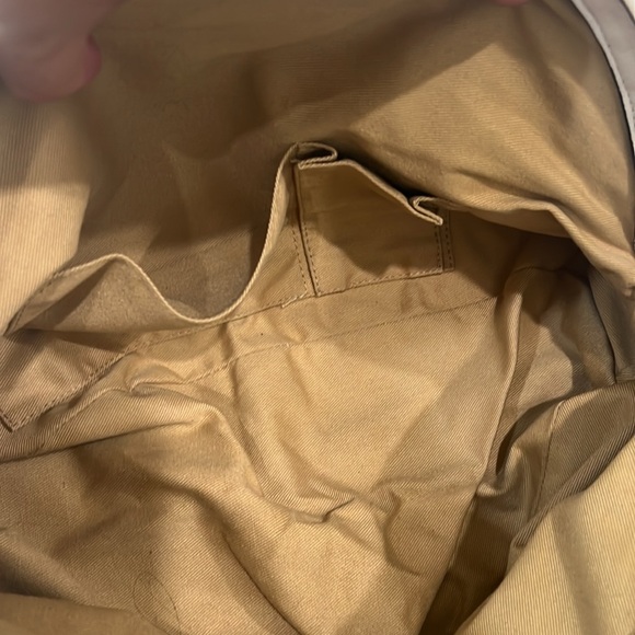 Salvatore Ferragamo shoulder bag with COA EUC cream color - Picture 16 of 17